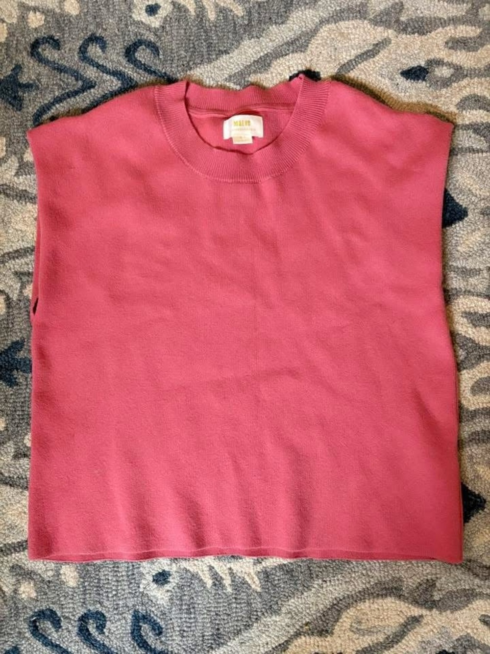 Sleeveless Crewneck Knit Top